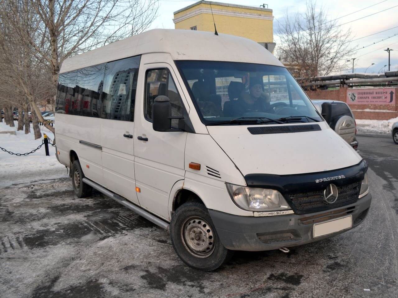 Mercedes-Benz Sprinter 413 Mercedes-Benz Sprinter 413